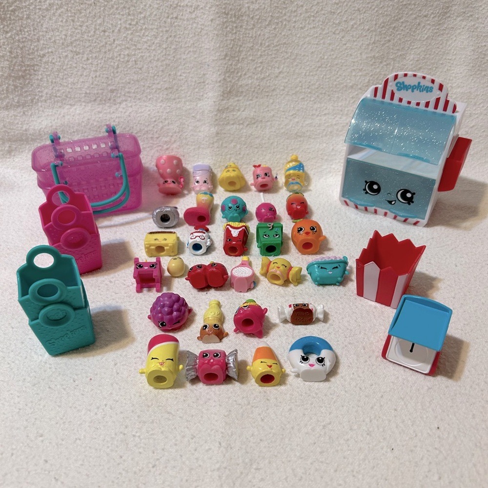 29 Shopkins (8 are exclusive) / Food Fair Candy Collection